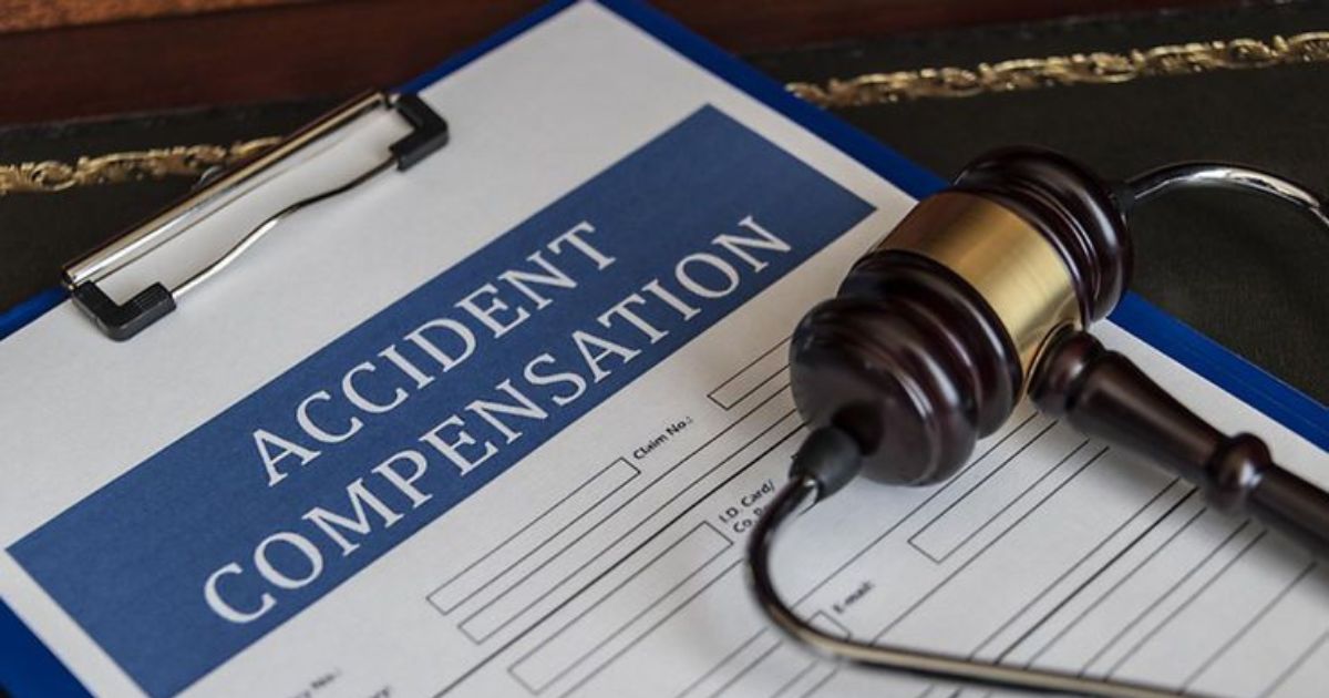 What an Accident Lawyer Really Does After a Crash